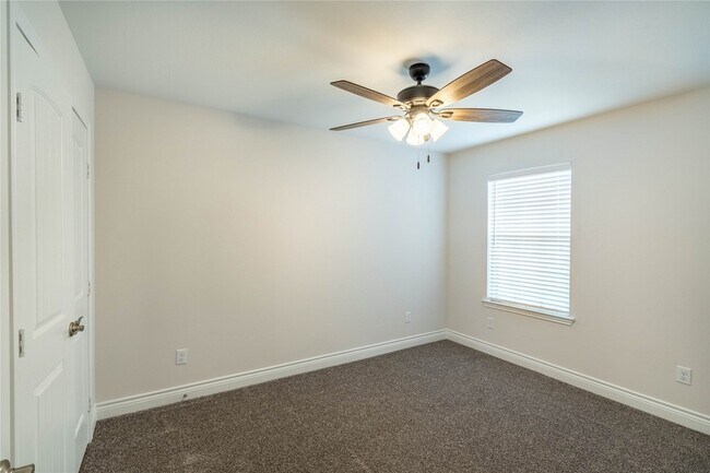 Building Photo - 8202 Grant Ln