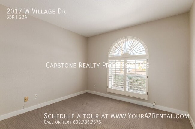 Building Photo - 2017 W Village Dr