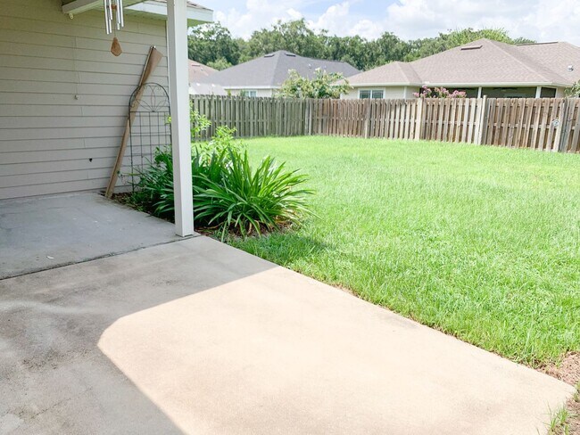 Building Photo - Oak Ridge Home – 3 Bed, 2 Bath in Peaceful High Springs Setting