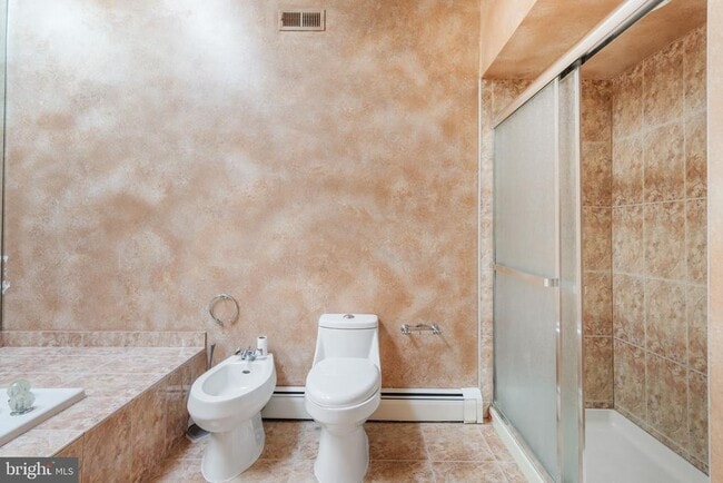 Building Photo - 509 Long Ln