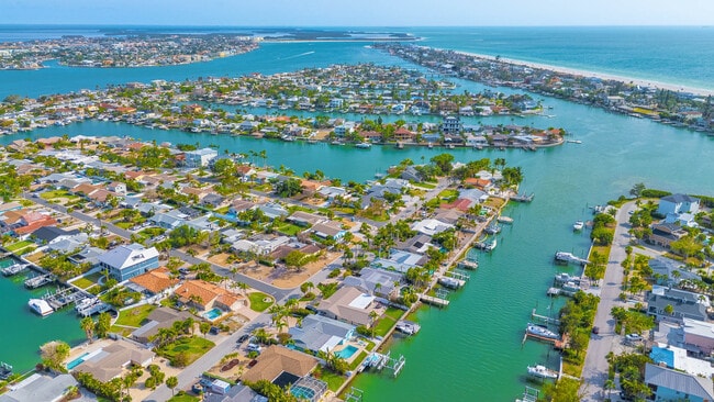 Building Photo - 2910 Alton Dr