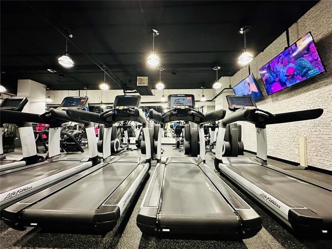 Building Photo - 55 W Church St