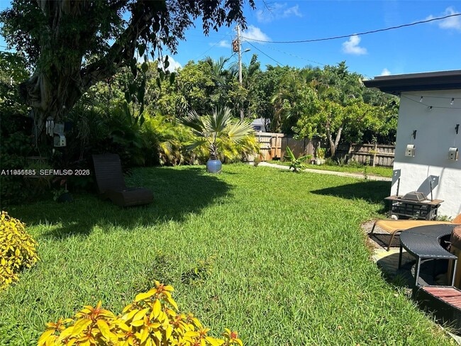 Building Photo - 9530 NW 1st Ave