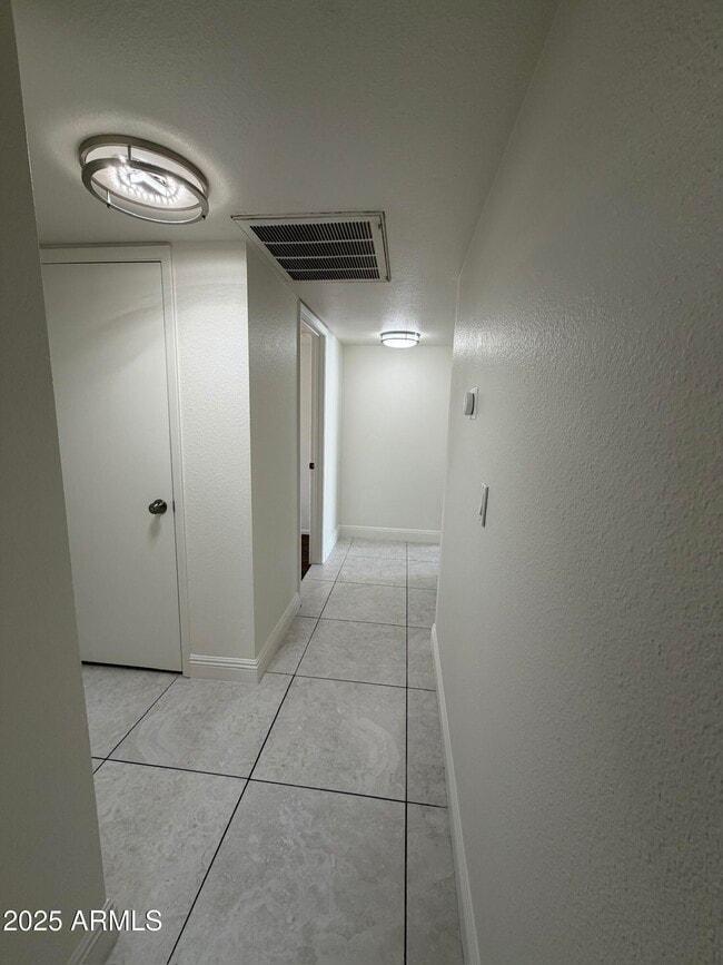 Building Photo - 1955 E Del Sur Dr