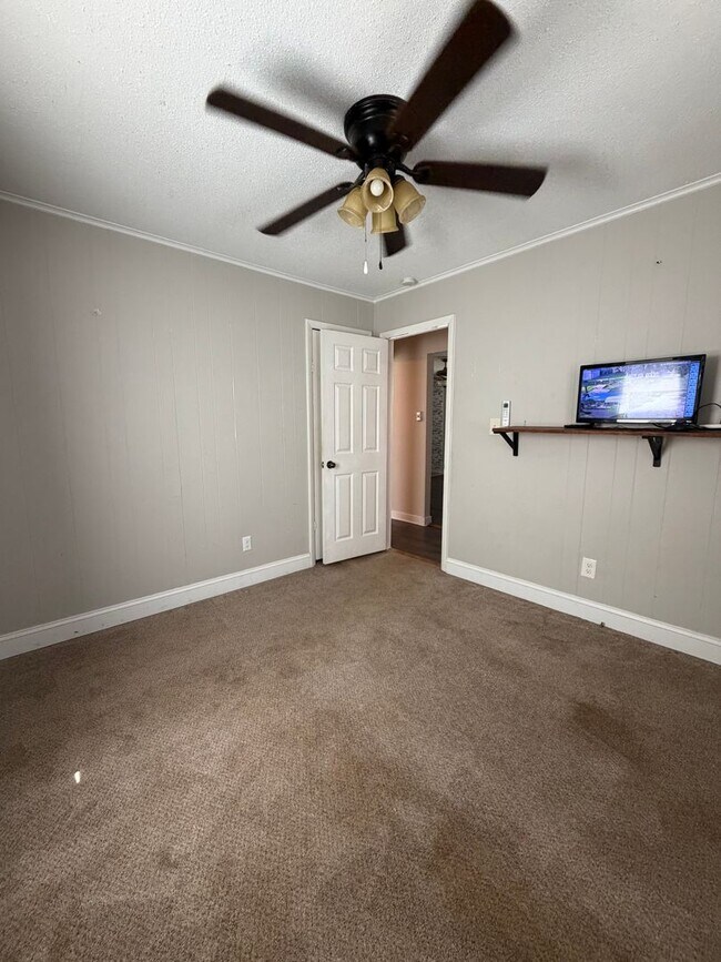 Building Photo - 144 Lacy Cir