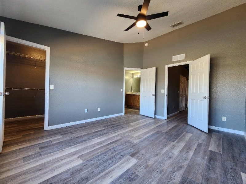 Building Photo - 4962 SW 45th Cir