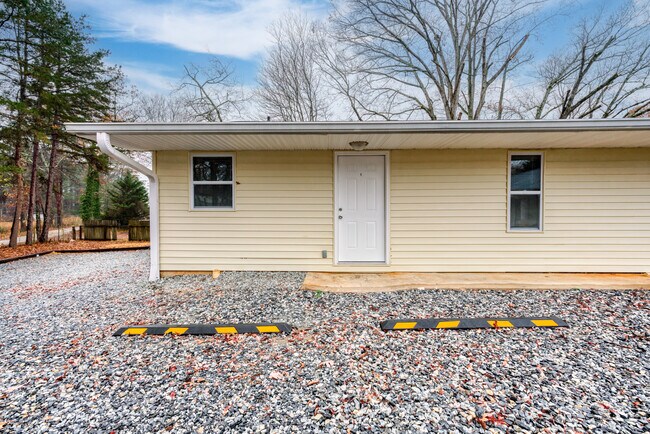 Building Photo - 5494 Saddle Club Rd