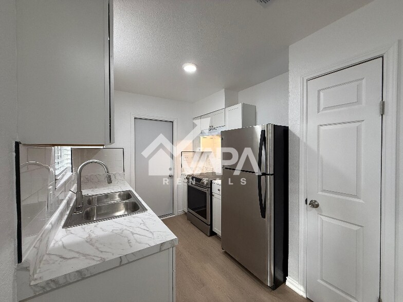 Building Photo - 4322 Eagle Nest Dr