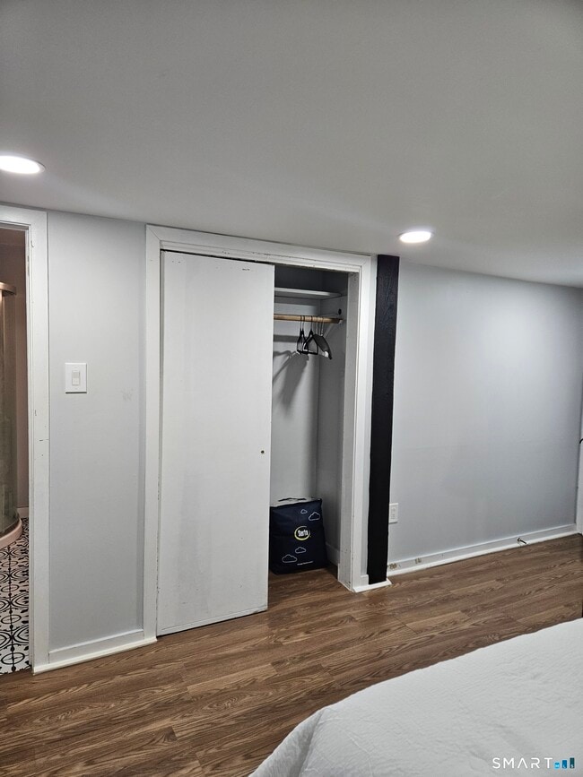 Building Photo - 901 Baldwin Rd