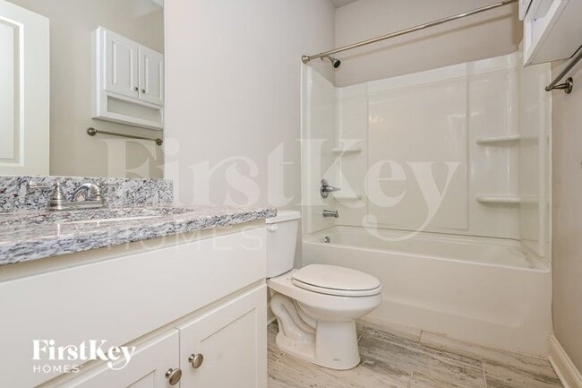 Building Photo - 215 Cheshire Dr