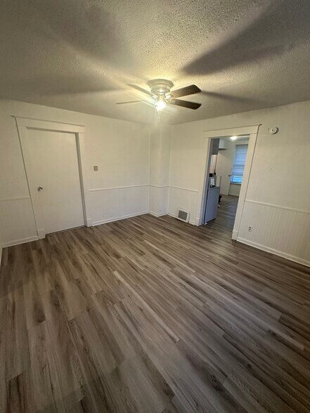 Dining room - 609 11th St