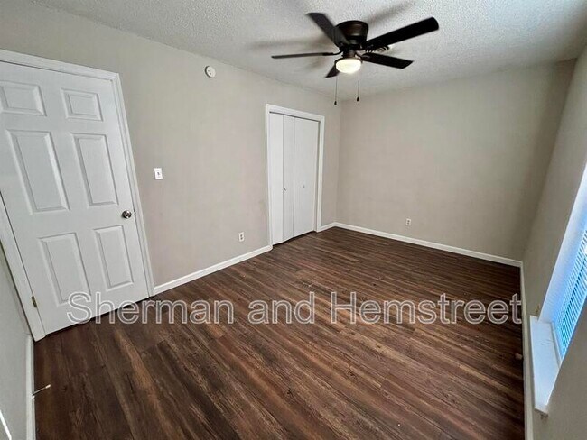 Building Photo - 4047 Indian Creek Rd