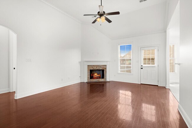 Building Photo - Completely Renovated 4bd/2ba in Olive Branch