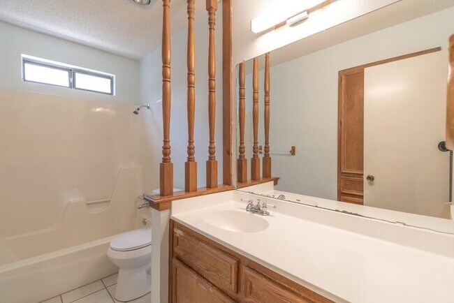Building Photo - 10200 Missel Thrush Dr