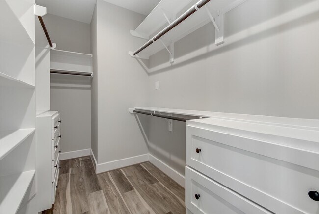 Building Photo - 1329 Buescher Dr