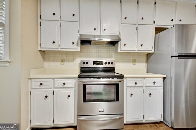 Building Photo - 135 Windham Way