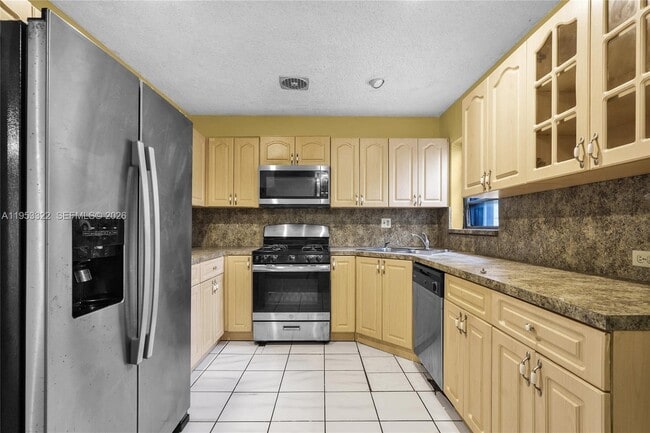 Building Photo - 17950 NW 6th Ct