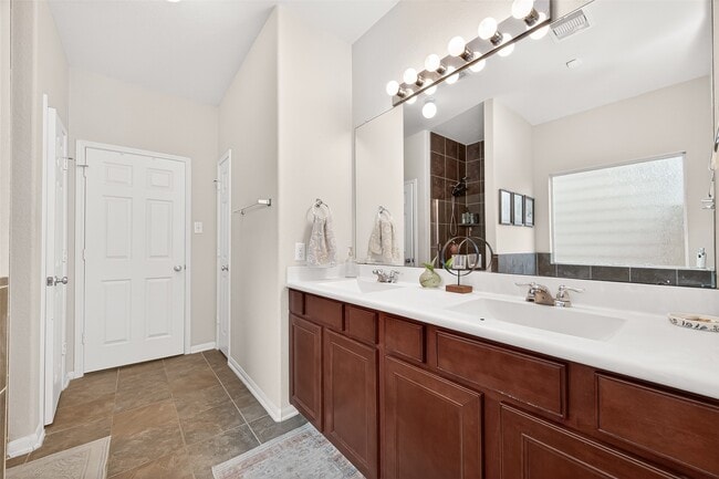 Building Photo - 6503 Wilshire Fern