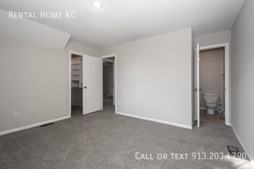 Building Photo - 7434 Santa Fe Dr