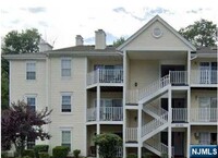 Building Photo - 888 Tuliptree Ct
