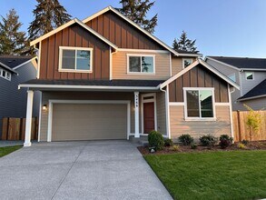Building Photo - Beautiful Spanaway Home! Apply Today