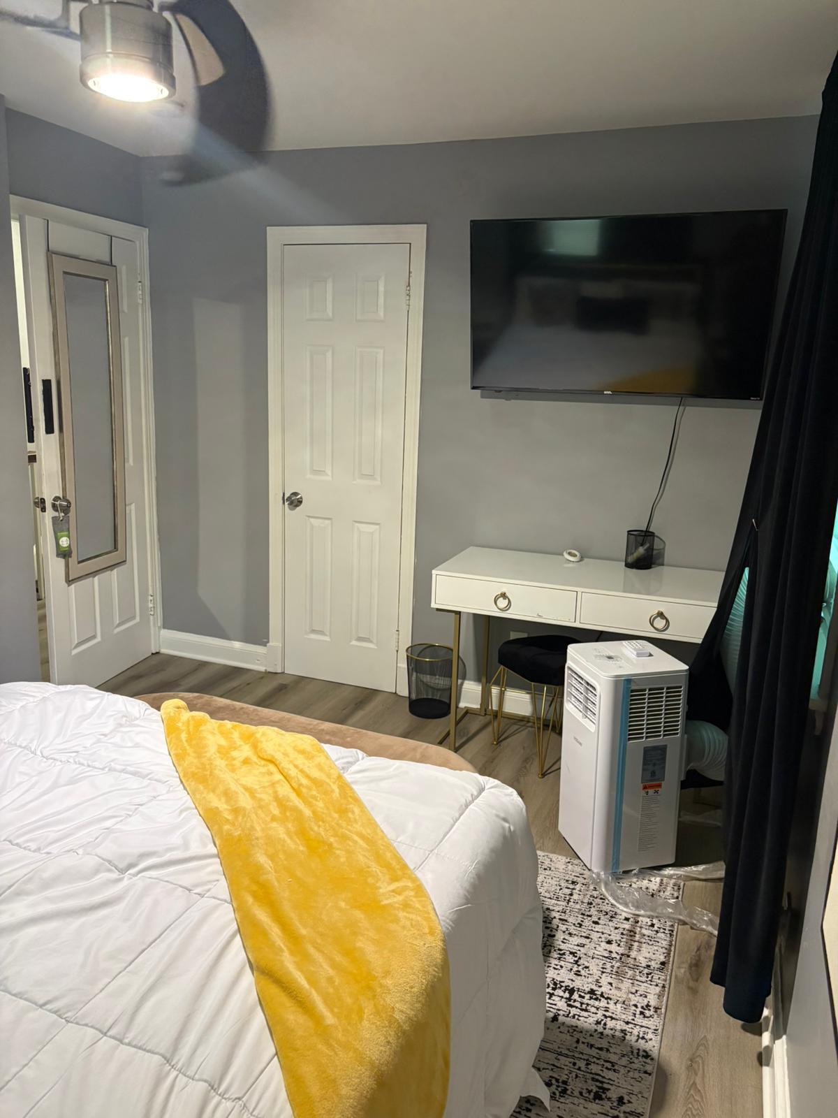 Building Photo - 127 Wilmington Pl SE