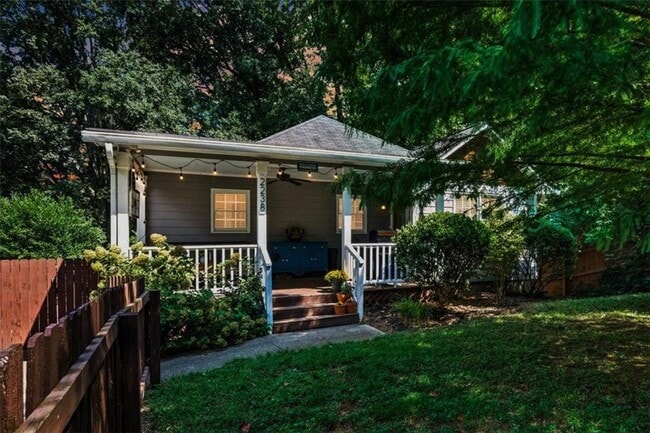 Building Photo - 2238 Ridgedale Rd NE