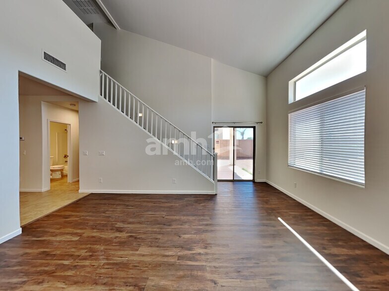 Building Photo - 521 E Harold Dr