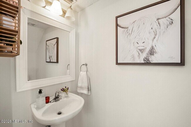 Building Photo - 1500 Calming Water Dr