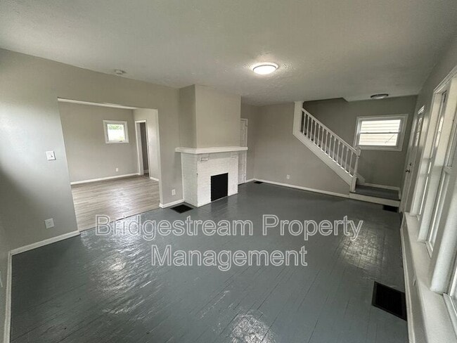 Building Photo - 279 S Findlay St