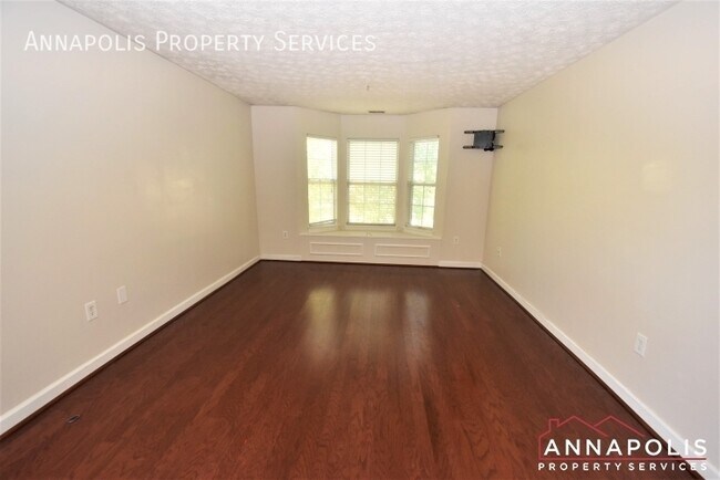 Building Photo - 621 Admiral Dr