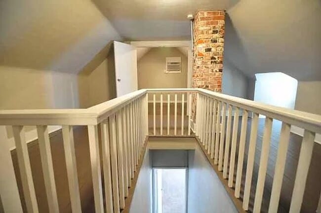 Building Photo - 5 Bedroom Home Available Now!