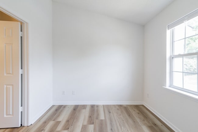 Building Photo - 1766 Forest Side Ln