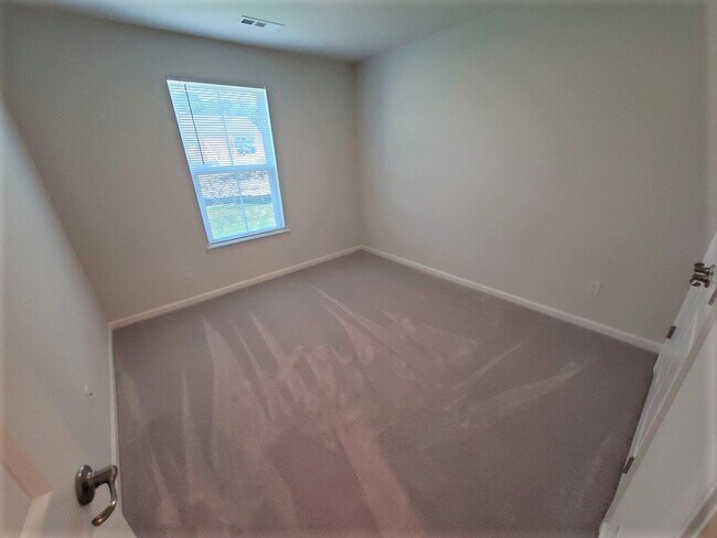 Building Photo - Like new 3BR/2.5BA townhouse in Goodlettsville
