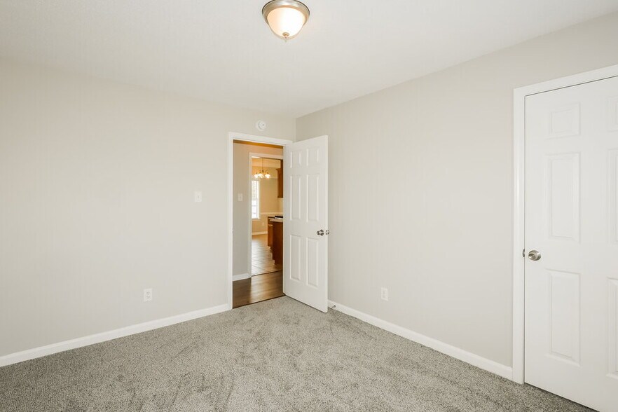 Building Photo - 95 Winding Creek Dr