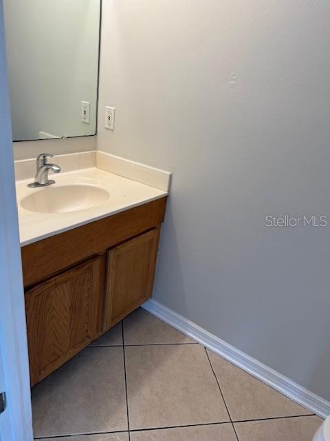 Building Photo - 744 Paris Dr