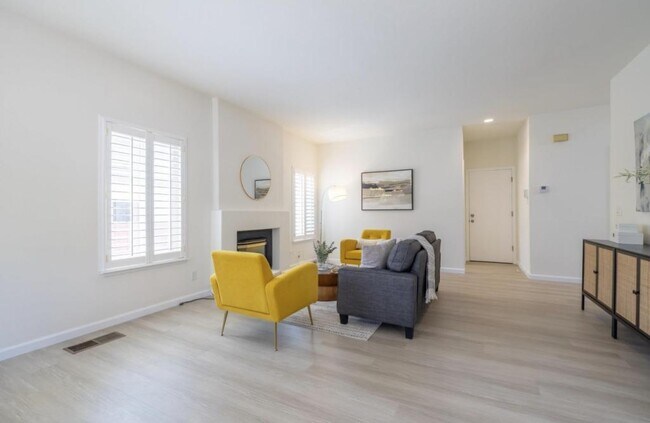 Building Photo - 2441 Johns Way