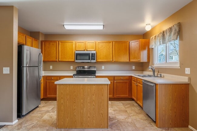 Building Photo - Beautiful 4 bedroom 2-story home in 80925