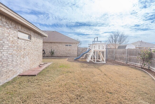 Building Photo - 3 Chambord Dr