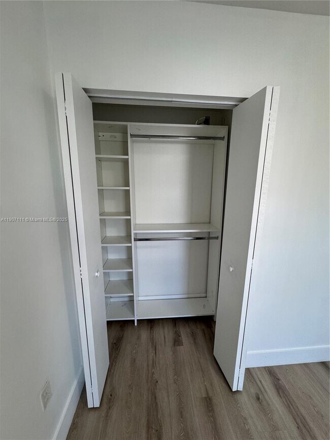 Building Photo - 1971 NW 2nd Ct