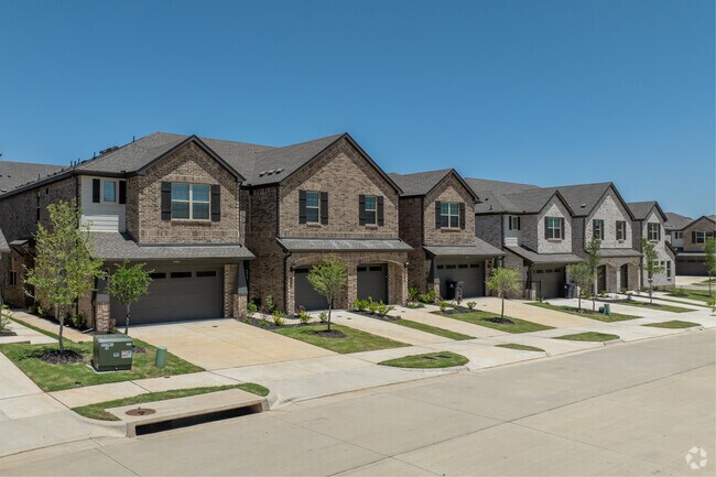 Primary Photo - Bluebonnet Trail Townhomes