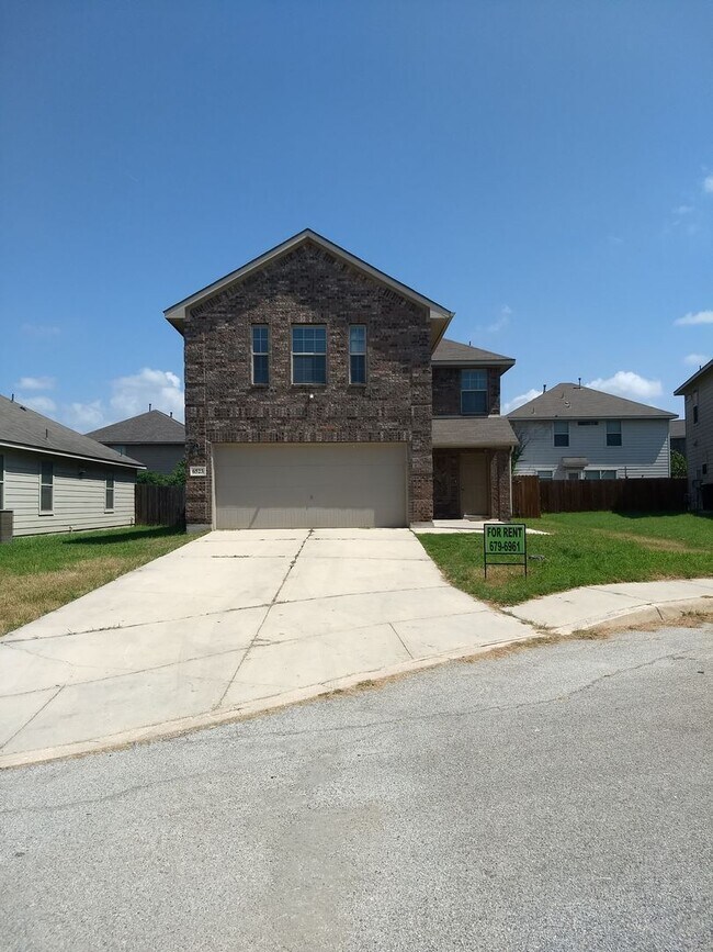 Building Photo - Spacious 4-Bedroom Home in Candlewood Park