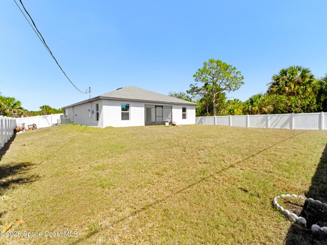 Building Photo - 518 Gantry St SW