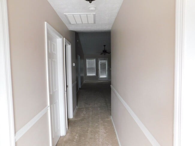 Building Photo - Charming Triplex in Havelock
