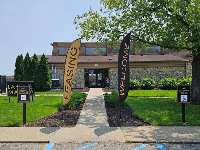 Building Photo - Lake Marina Apartments