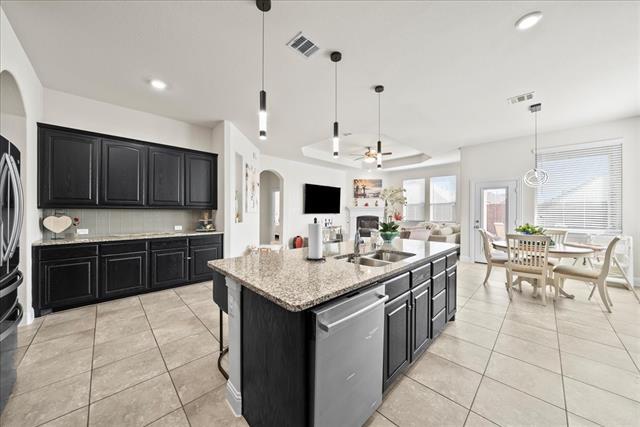 Building Photo - 1321 Benavites Dr