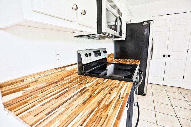 Building Photo - 238 Audrea Ln