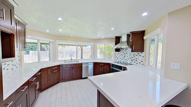 Building Photo - 1825 Celeste Ln