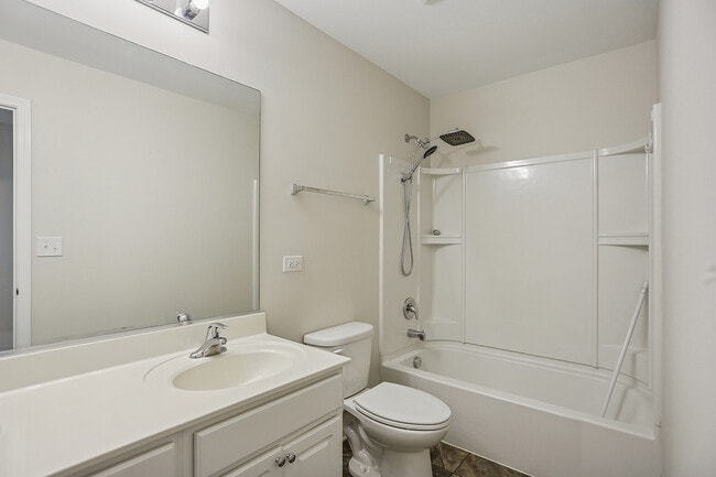 Building Photo - 1672 Glenbrooke Ln