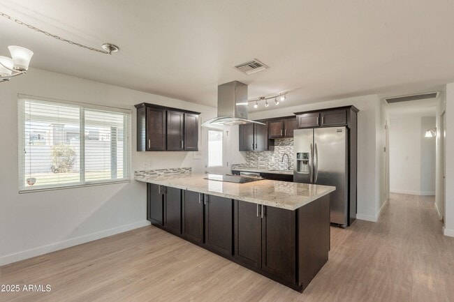 Building Photo - 6808 E Loma Land Dr